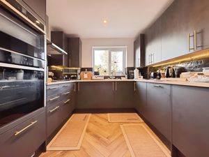 Kitchen- click for photo gallery